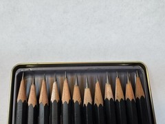 Rexel Derwent No. 34215 Graphic Sketching Set of 12 Pencils 9B-9H in Metal Case