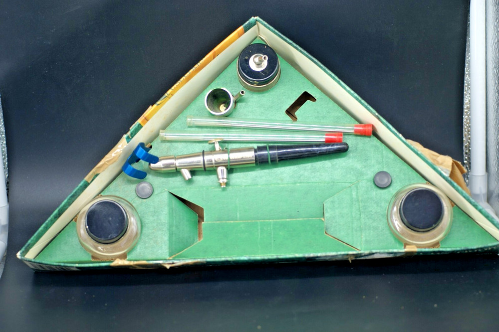 Crescendo Airbrush Kit Model 175-7 Badger Air-Brush Co. Sold as seen