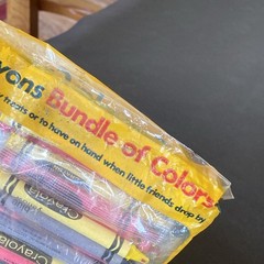 Vintage Crayola 1986 Bundle Of Colors Wrapped 3 Pack 45 Crayons RED YELLOW BLUE