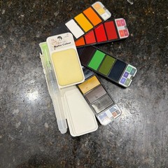 Watercolor Travel Set – 18 Colors inc pen and sponge