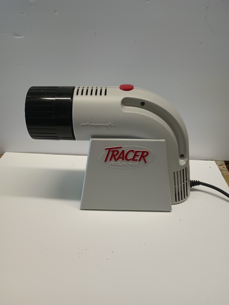 Artograph 225-360 Tracer Projector and Enlarger With Light – (TESTED)