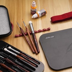 Wet Palette for Miniatures with 11 Brushes, Palette Paper, Sponges