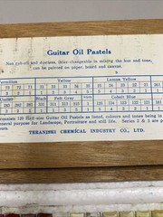 VINTAGE GUITAR OIL PASTELS FULL BOX OF 60 COLORS HALF SIZE JAPAN GREAT!