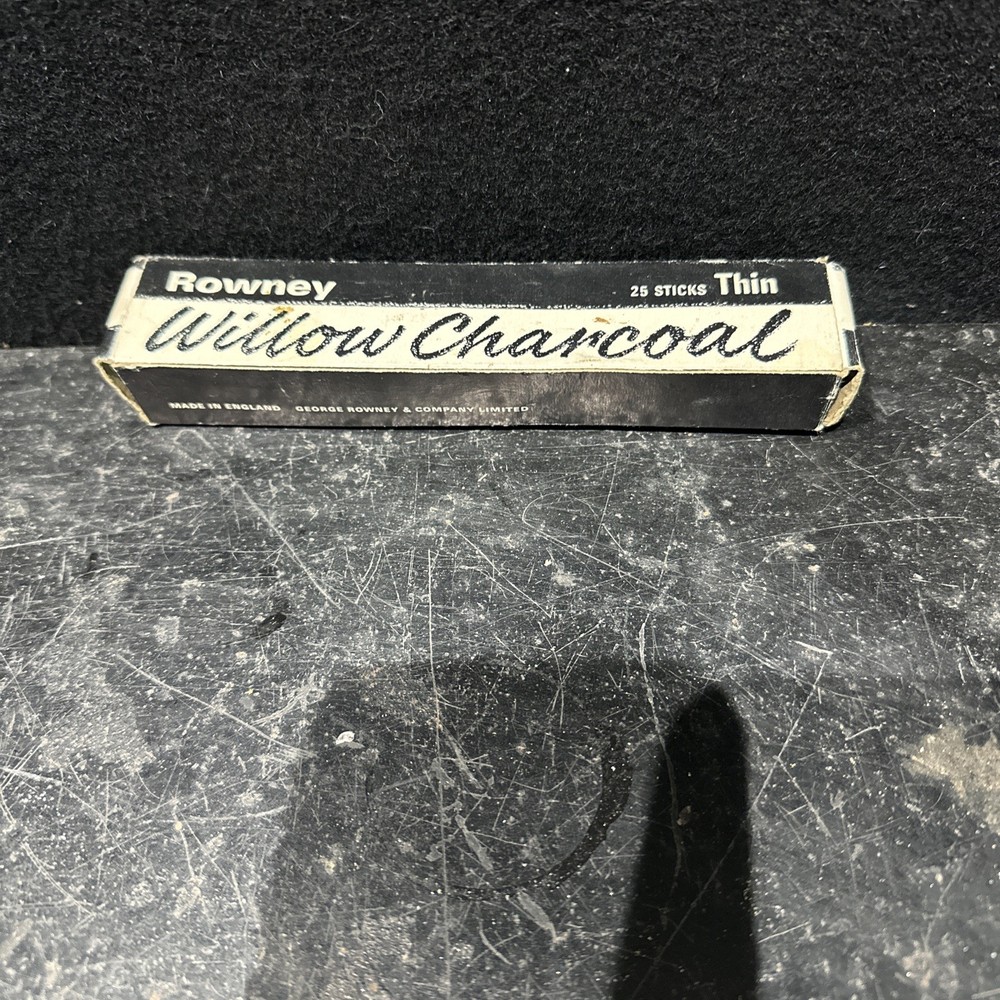 vintage box of Rowney Willow Charcoal sticks Ref D4
