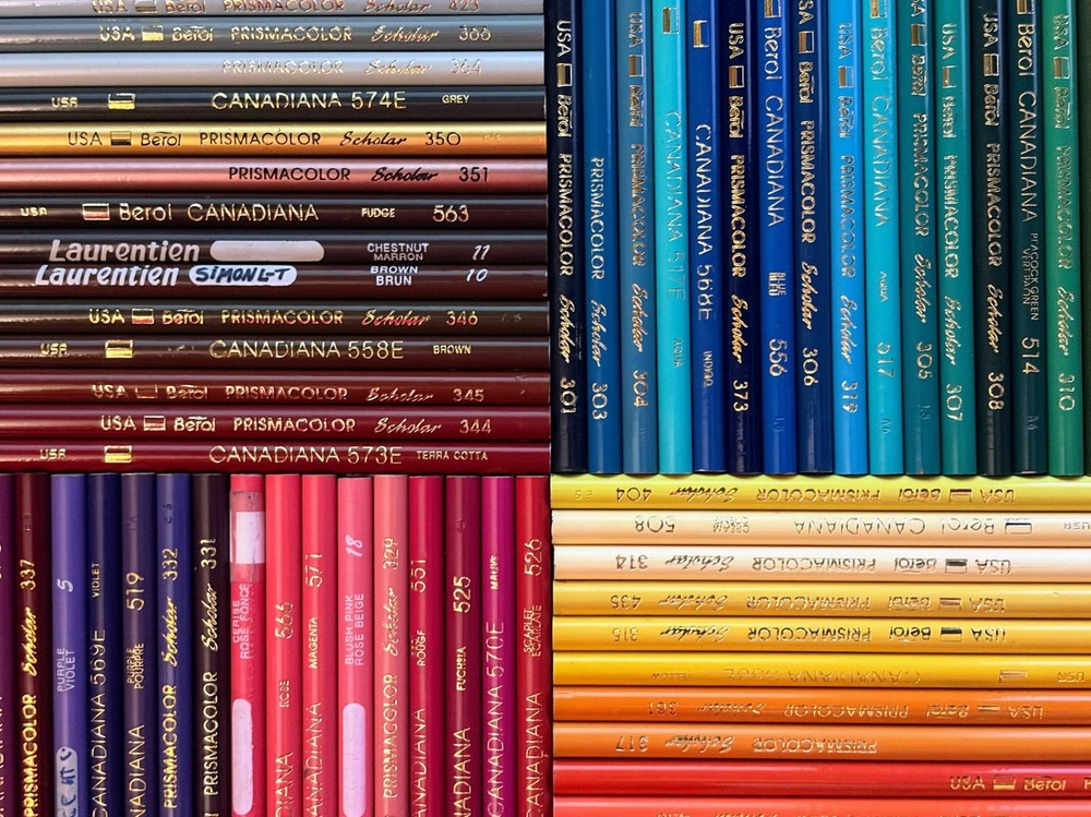 81 Berol Prismacolor Colored Pencil 1990s Canadiana & Laurentien Rainbow Art Set