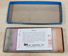 DURO TRUE PASTEL SQUARE DRAWING STICKS + ORIGINAL BOX & INSERTS 12 COLORS