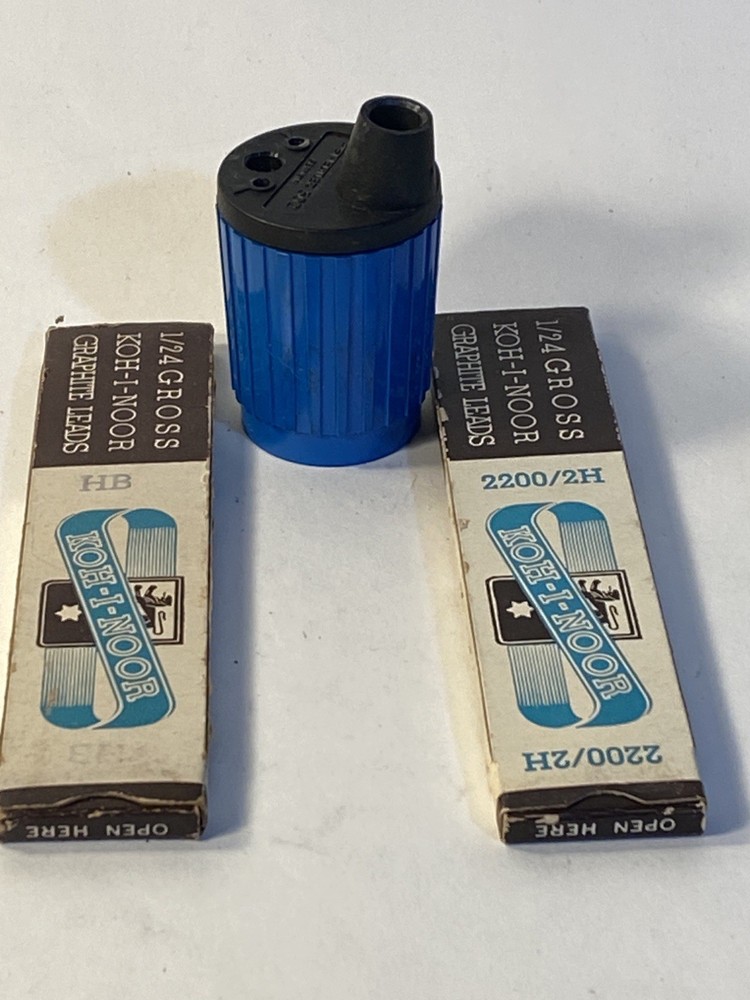 Staedtler Sharpener / Lead Pointer for use with 2mm clutch pencil W/ 2 Box leads