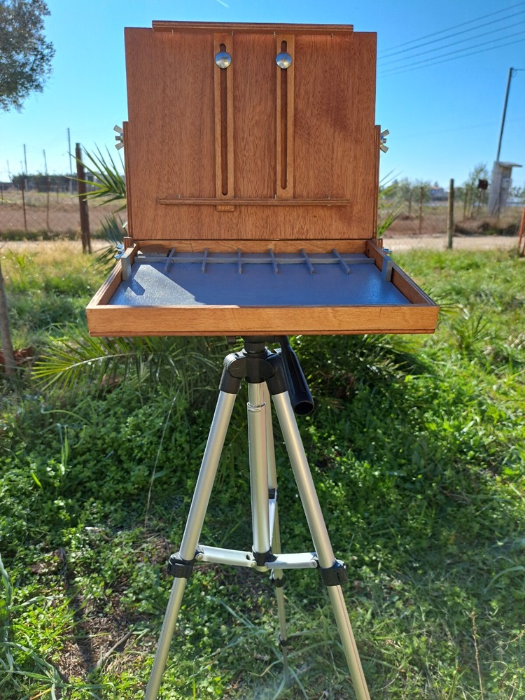 Pochade box for plein air painting, outdoor & portable artist easel