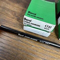 Berol Paper Wrapped 173T Black (22) 164T White (8) China Markers- Grease Pencils
