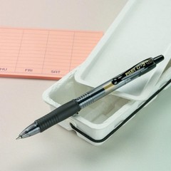 Pilot G2 Gel Pens – 12 Count Retractable, Bold Point 1.0mm, Quick Dry Black Ink