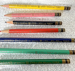 18 Vtg Speed Artcraft Crayons & Sunset Colored Color Pencils Empire USA Used
