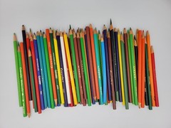 VTG 1990’s/early 2000s LOT of 172 Crayola Colored Pencils Rainbow Colors