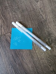 Chenyu 2 White Gel Pens write In white! Good Quality