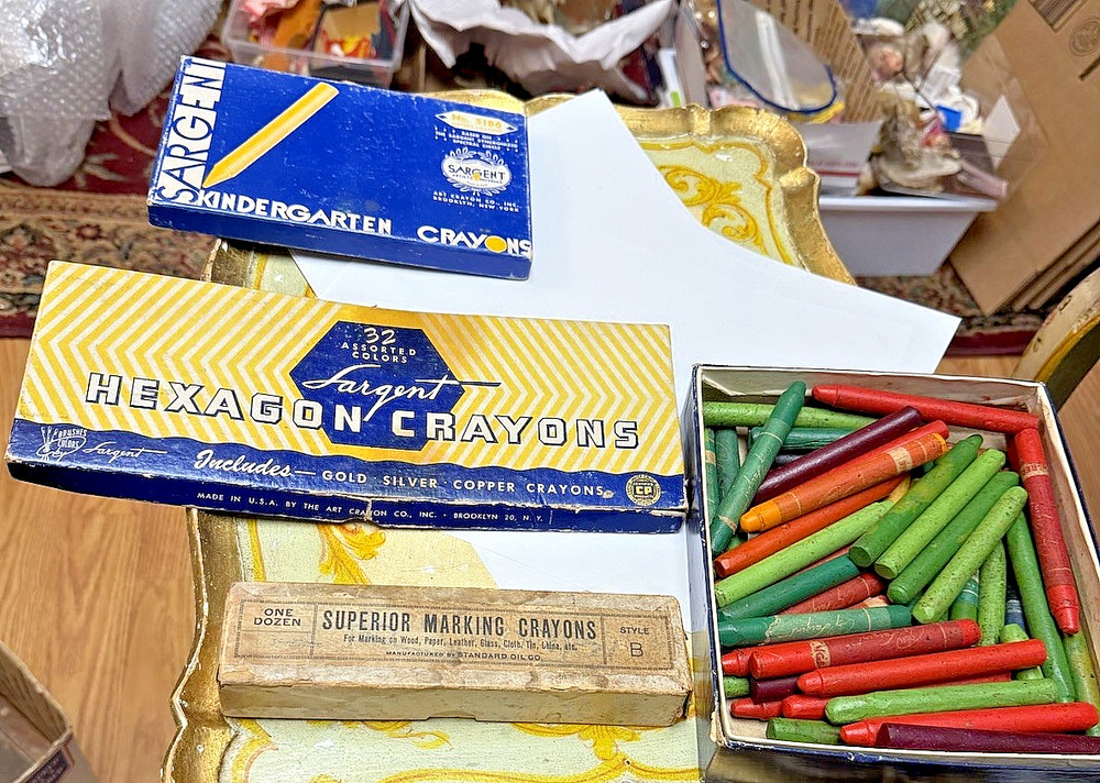 OLD SUPERIOR MARKING CRAYONS STANDARD OIL SARGENT HEXAGON OVERSIZE CRAYONS LOT