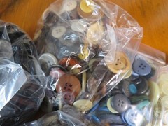 Large quantity of 4 Hole Buttons Close to 2 Pounds/900 Grams Mosaics, Crafts…