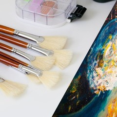 Ergonomic 9-Brush Set for Acrylic & Oil Painting – Durable Hog Hair Tips