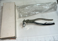 Chrome Canvas Pliers/Stretching Design w/Spring Return Handle R1053-2