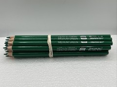 (20 COUNT) MEDIUM GREEN 111 – Shuttle Art Colored Pencils