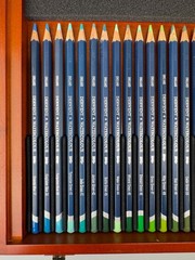 Derwent Watercolour Fine Art Pencils Set of 72 in Wooden Box Case – New Artists